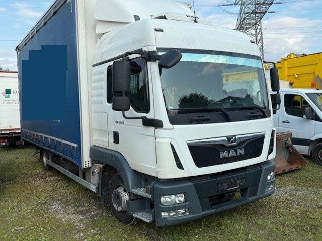 MAN 8.220 Jumbo Plane - Curtain side truck: picture 1 MAN 8.220 Jumbo Plane - Curtain side truck: picture 1