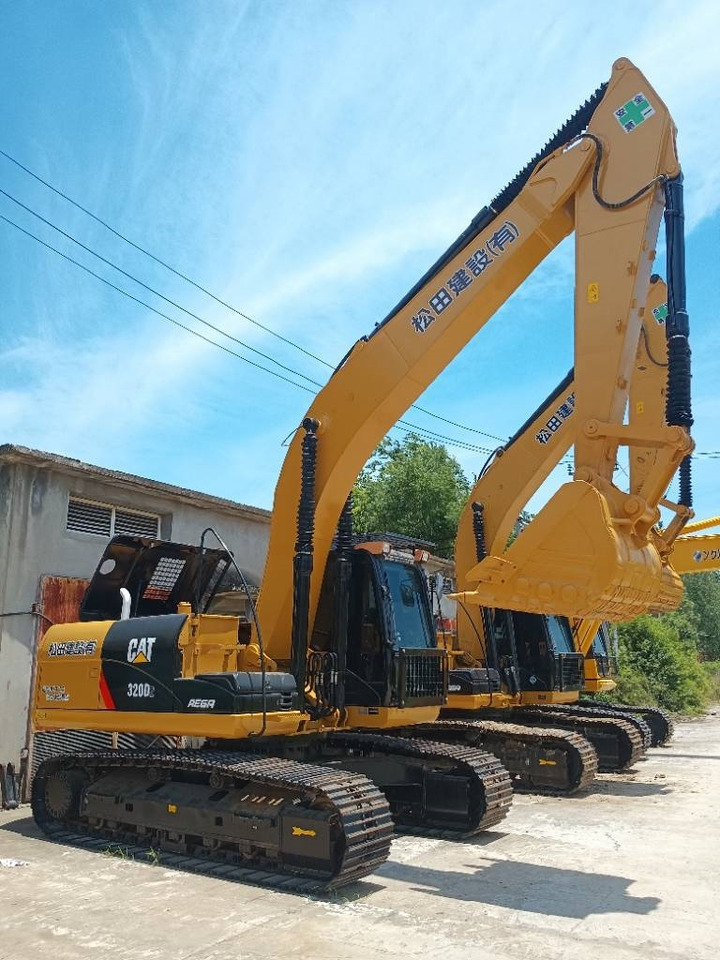 CAT 320 D2 - Crawler excavator: picture 1 CAT 320 D2 - Crawler excavator: picture 1