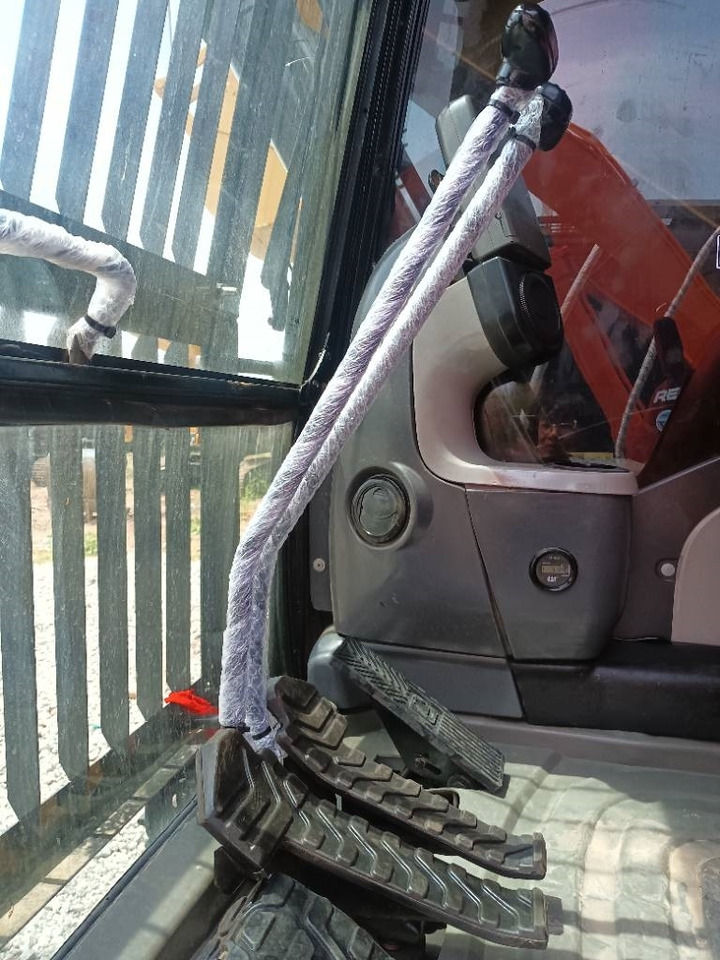 CAT 320D2  - Crawler excavator: picture 2 CAT 320D2  - Crawler excavator: picture 2