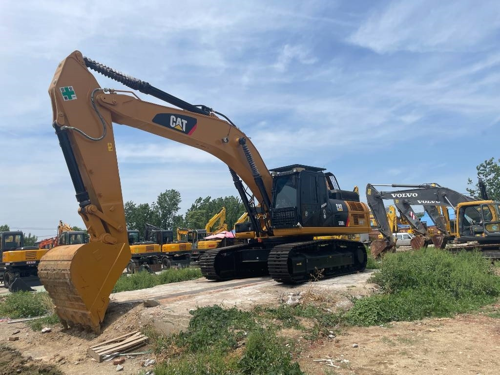 CAT 330D2 - Crawler excavator: picture 2 CAT 330D2 - Crawler excavator: picture 2