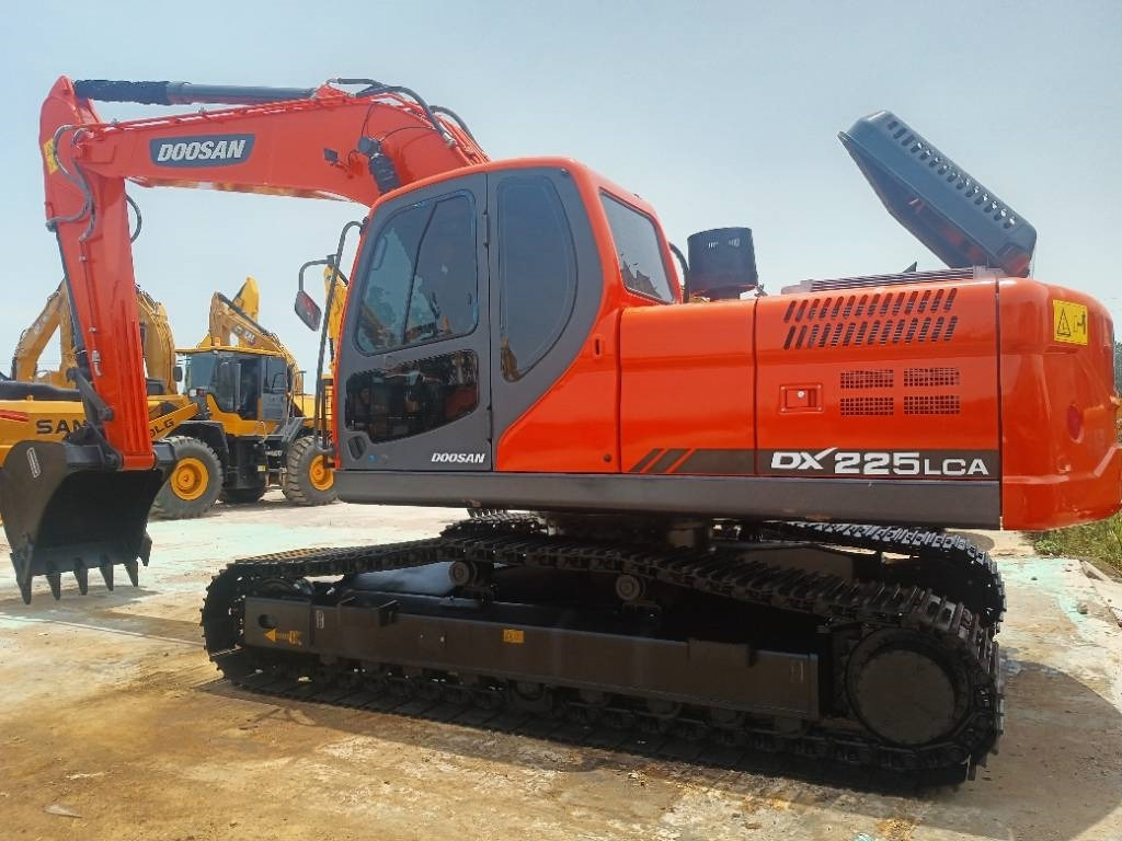 Doosan DX 225 - Crawler excavator: picture 3 Doosan DX 225 - Crawler excavator: picture 3