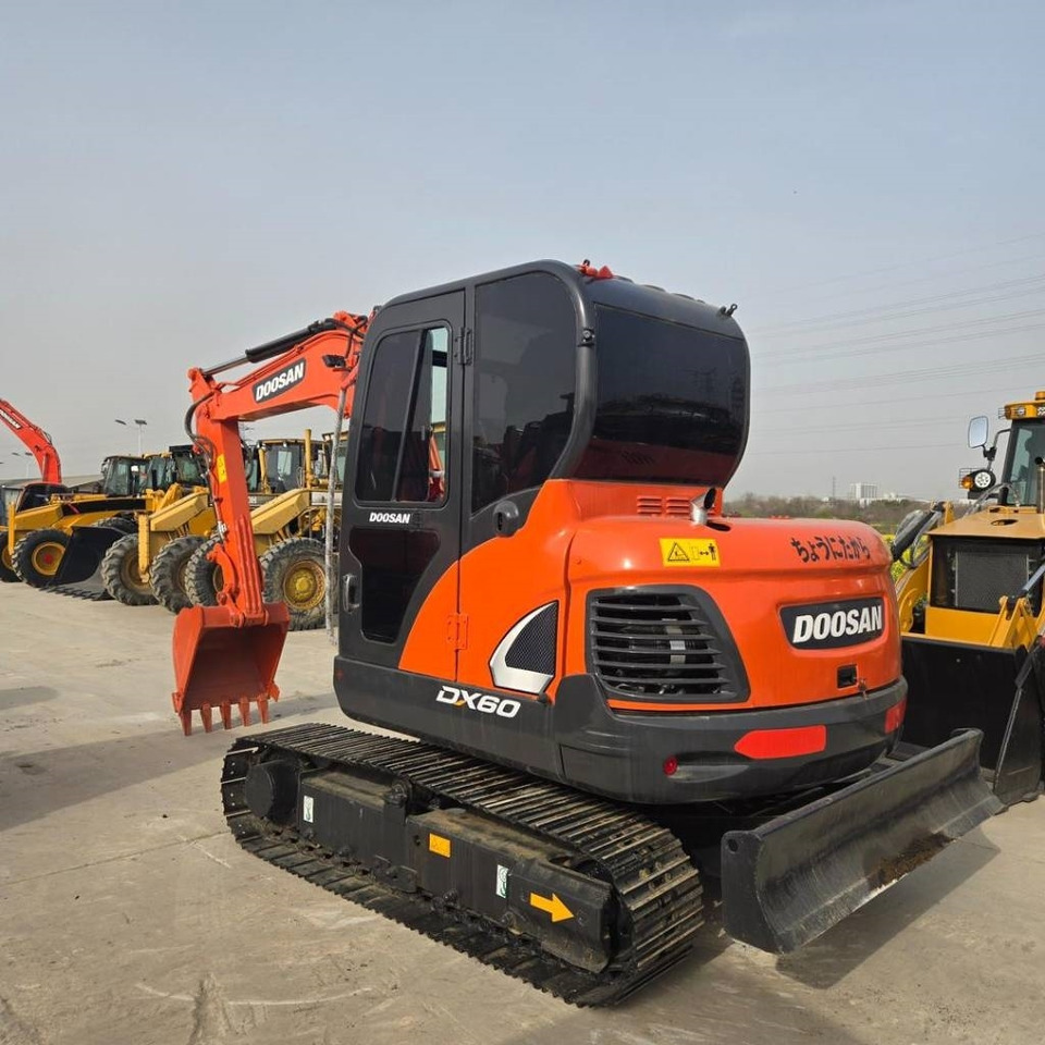 Doosan DX 60  - Mini excavator: picture 2 Doosan DX 60  - Mini excavator: picture 2