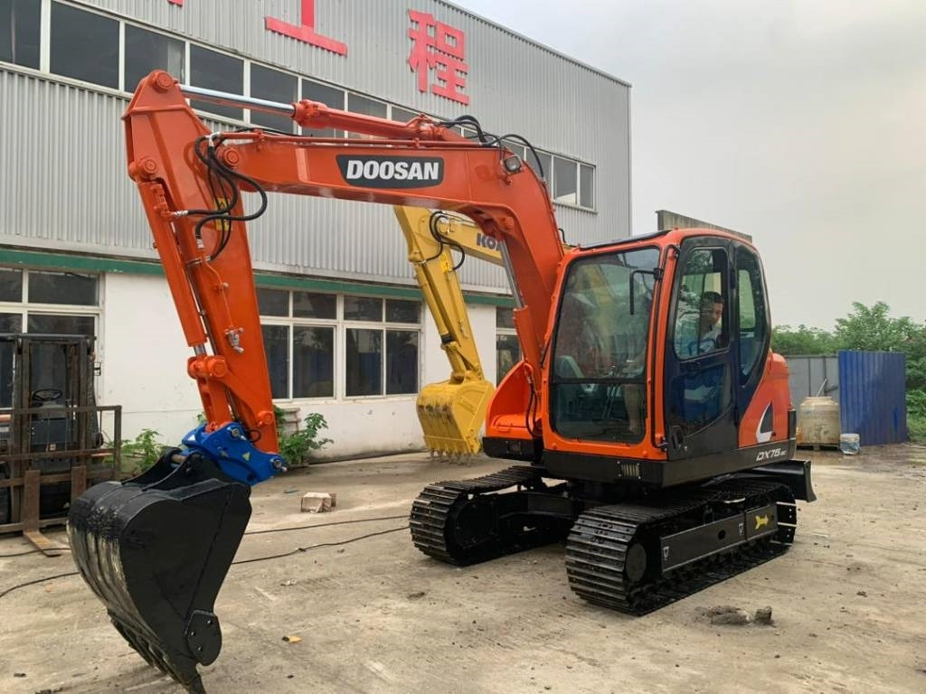 Doosan DX 75-9 C - Mini excavator: picture 2 Doosan DX 75-9 C - Mini excavator: picture 2