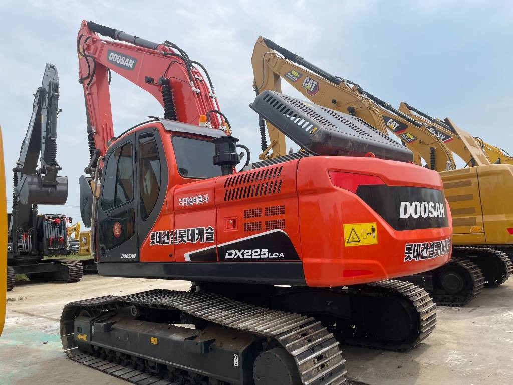 Doosan DX225LCA  - Crawler excavator: picture 1 Doosan DX225LCA  - Crawler excavator: picture 1