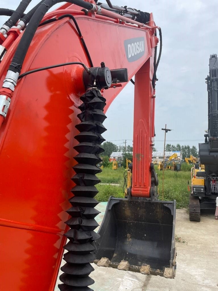 Doosan DX225LCA  - Crawler excavator: picture 5 Doosan DX225LCA  - Crawler excavator: picture 5