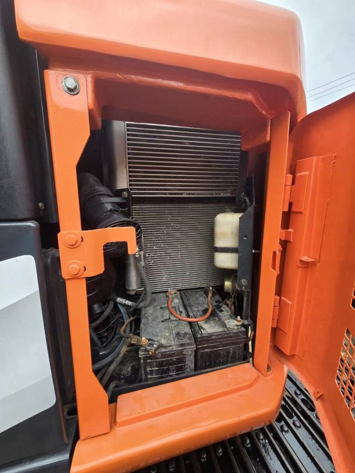 Hitachi ZX 135 US - Crawler excavator: picture 5 Hitachi ZX 135 US - Crawler excavator: picture 5