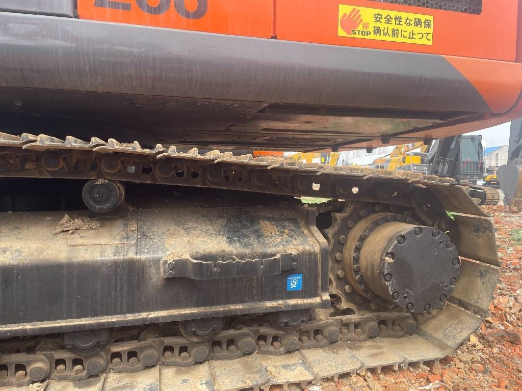Hitachi ZX 200 - Crawler excavator: picture 3 Hitachi ZX 200 - Crawler excavator: picture 3