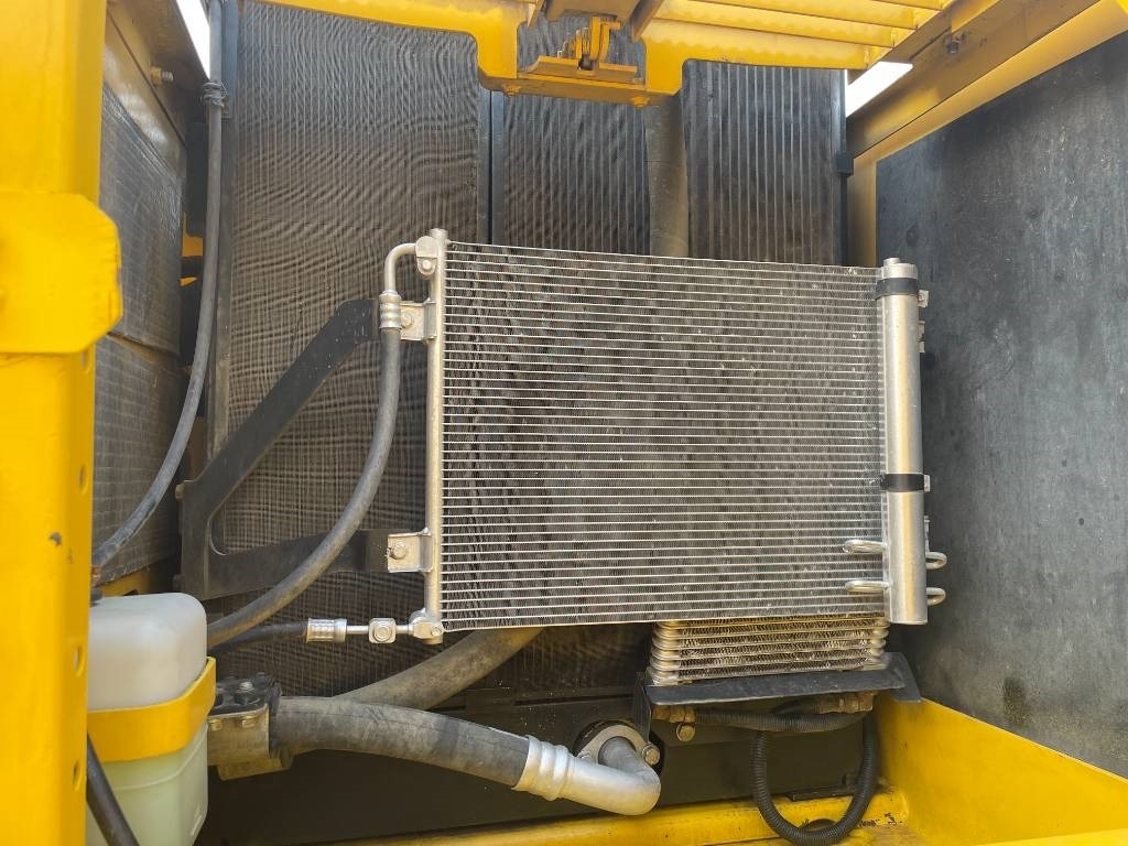 Komatsu PC 200-8 - Crawler excavator: picture 5 Komatsu PC 200-8 - Crawler excavator: picture 5