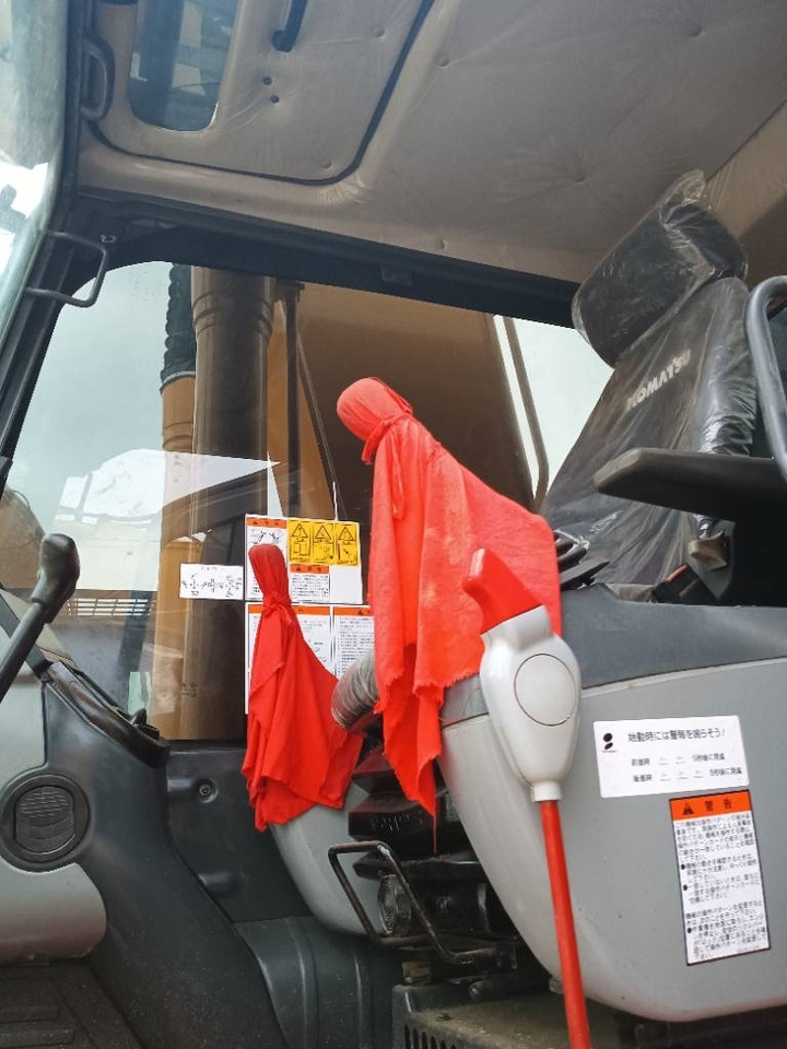 Komatsu PC 220-8 - Crawler excavator: picture 5 Komatsu PC 220-8 - Crawler excavator: picture 5