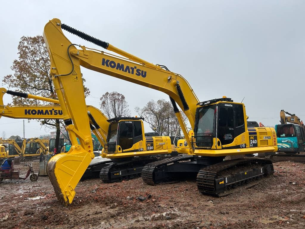 Komatsu PC 240 - Crawler excavator: picture 1 Komatsu PC 240 - Crawler excavator: picture 1