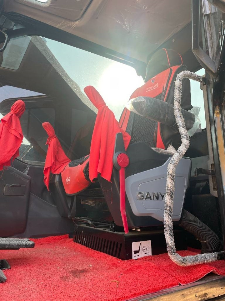 Sany 235  - Crawler excavator: picture 4 Sany 235  - Crawler excavator: picture 4