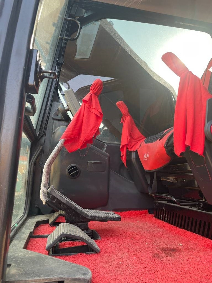 Sany 235 - Crawler excavator: picture 5 Sany 235 - Crawler excavator: picture 5
