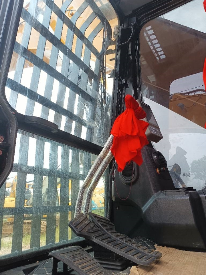 Sany 305H  - Crawler excavator: picture 4 Sany 305H  - Crawler excavator: picture 4