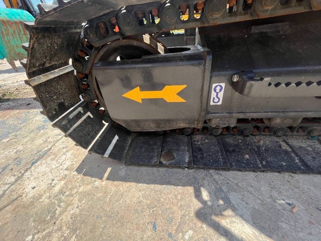 New Crawler excavator Volvo EC 140: picture 8
