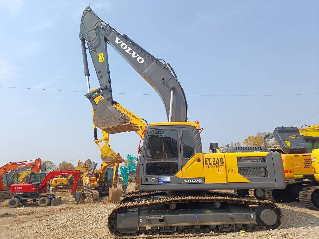 Volvo EC 240 - Crawler excavator: picture 1 Volvo EC 240 - Crawler excavator: picture 1