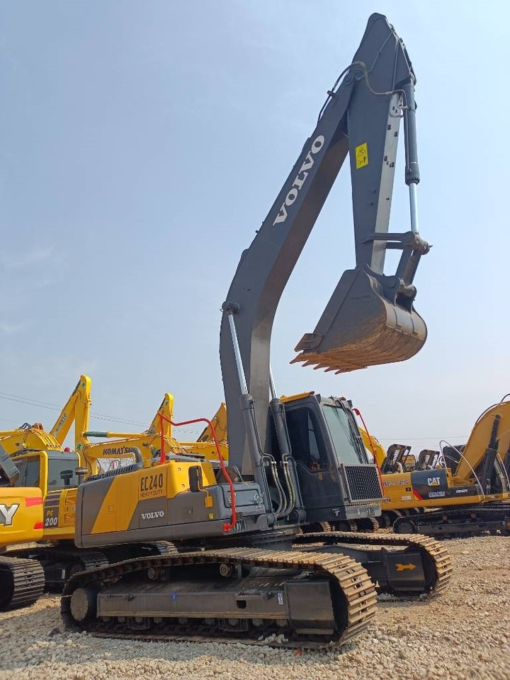 Volvo EC 240 - Crawler excavator: picture 2 Volvo EC 240 - Crawler excavator: picture 2