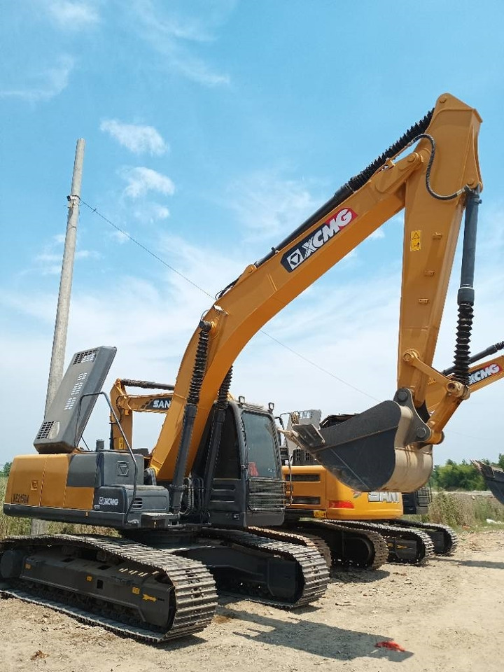 Crawler excavator XCMG XE 215 DA: picture 9