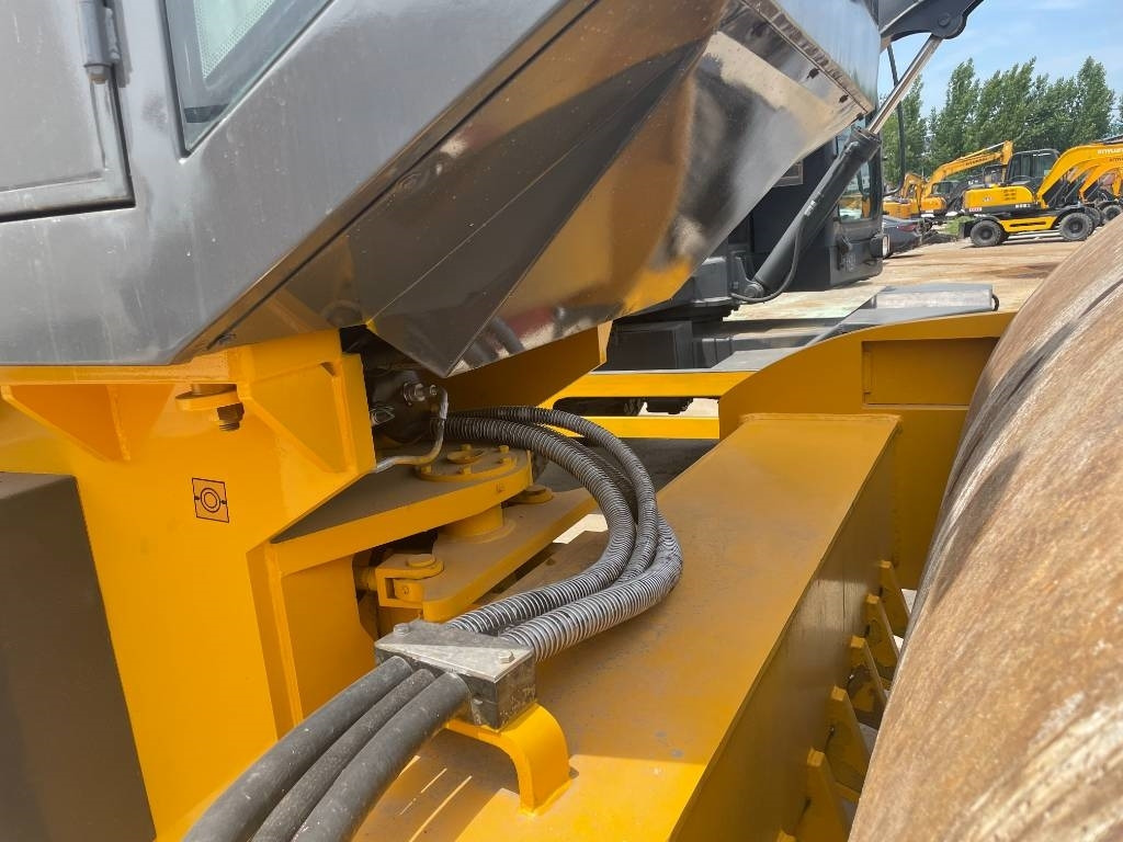 XCMG XS 223 J - Compactor: picture 3 XCMG XS 223 J - Compactor: picture 3