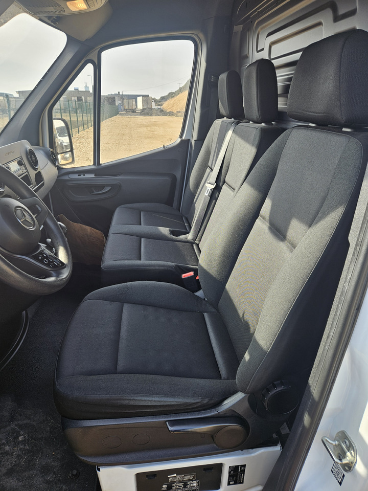 Mercedes-Benz Mercedes-Benz Sprinter L2H2 907 315 CDI - Closed box van: picture 5 Mercedes-Benz Mercedes-Benz Sprinter L2H2 907 315 CDI - Closed box van: picture 5