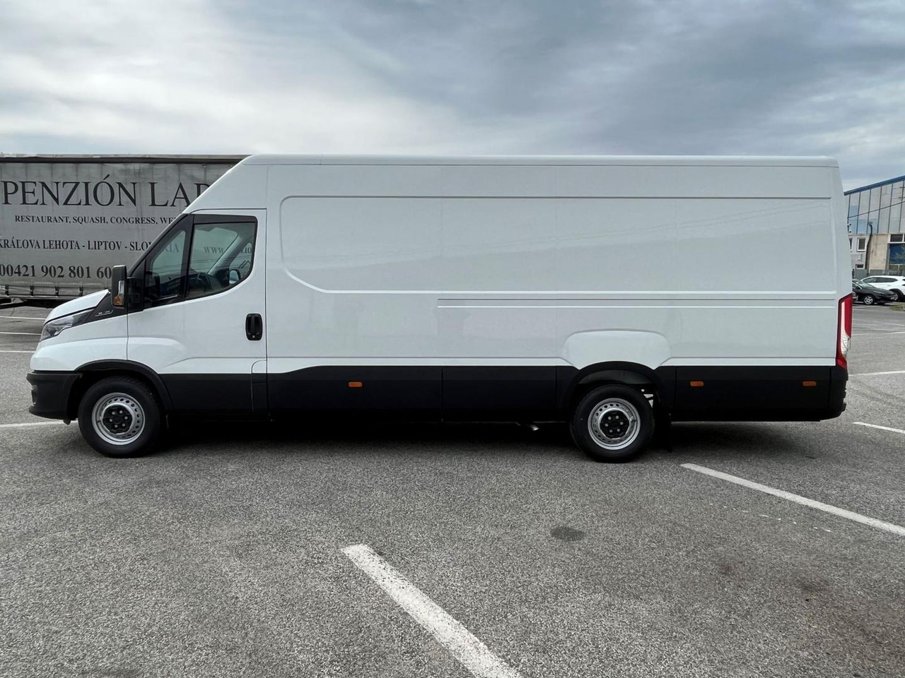 Iveco DAILY VAN, 2,3D 156k, 35S16 V - Panel van: picture 2 Iveco DAILY VAN, 2,3D 156k, 35S16 V - Panel van: picture 2