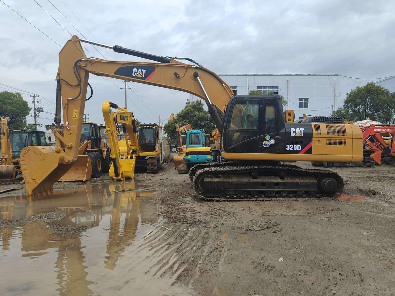 CATERPILLAR 329D - Crawler excavator: picture 1 CATERPILLAR 329D - Crawler excavator: picture 1