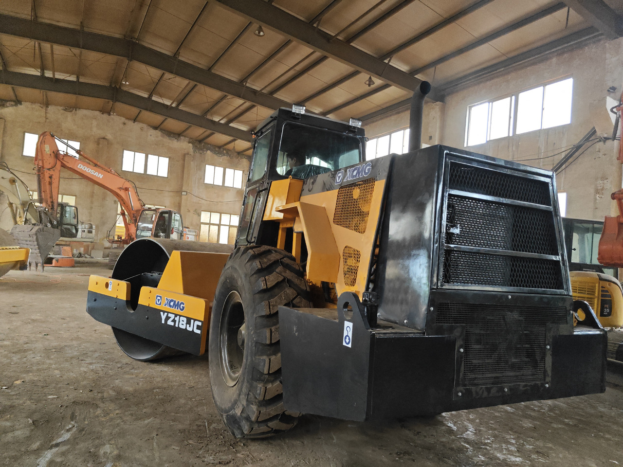 XCMG YZ18JC - Compactor: picture 2 XCMG YZ18JC - Compactor: picture 2