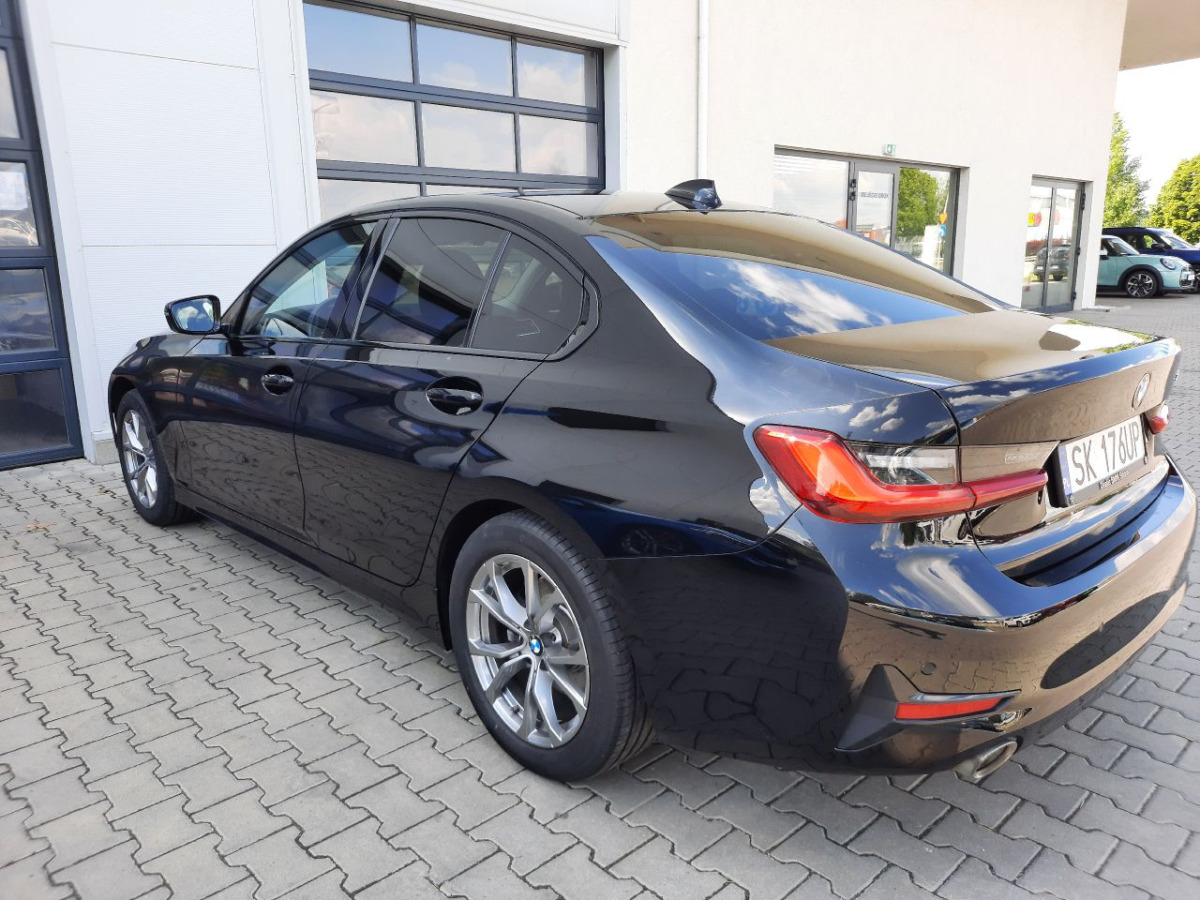 BMW 318 I SPORT LINE SEDAN - Sedan: picture 4 BMW 318 I SPORT LINE SEDAN - Sedan: picture 4