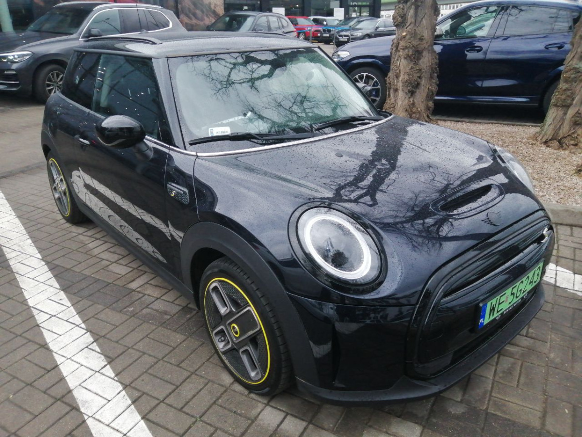 Car MINI Cooper SE Classic Trim HATCHBACK: picture 1