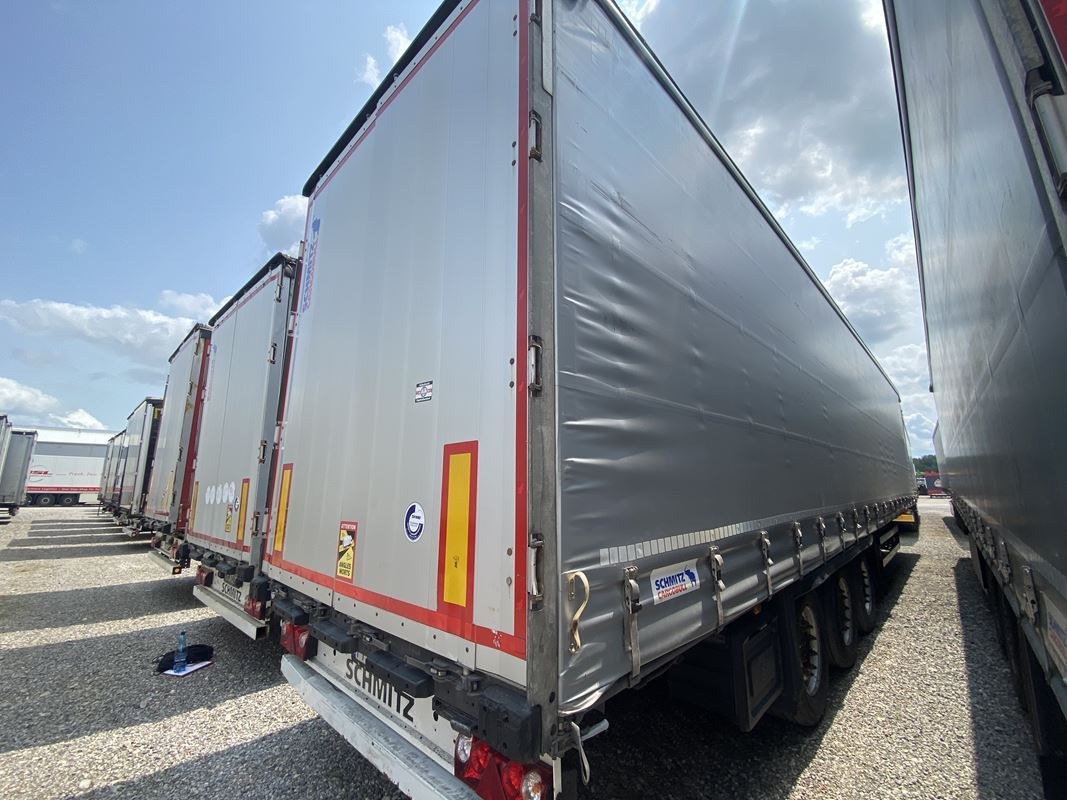 SCHMITZ CARGOBULL SCB S3T FIRANA - Curtainsider trailer: picture 3 SCHMITZ CARGOBULL SCB S3T FIRANA - Curtainsider trailer: picture 3