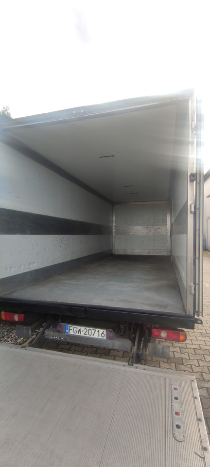 Isothermal truck FUSO 9C18: picture 10