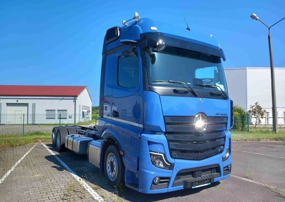 Mercedes-Benz Actros 2548 LnR - Cab chassis truck: picture 2 Mercedes-Benz Actros 2548 LnR - Cab chassis truck: picture 2