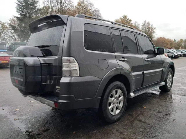 Mitsubishi Pajero GLS 3.5 - V6 , 4x4 , 7 Pers., Full Option - Car: picture 3 Mitsubishi Pajero GLS 3.5 - V6 , 4x4 , 7 Pers., Full Option - Car: picture 3