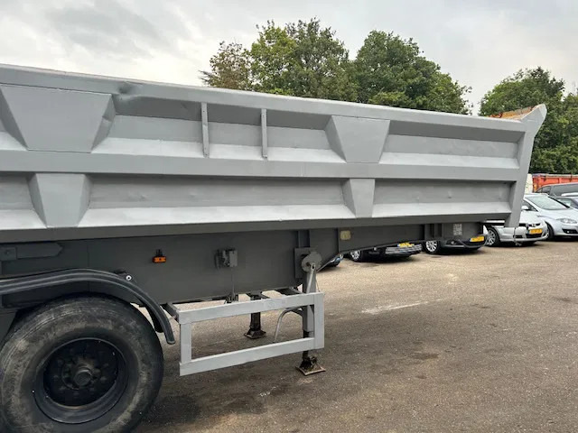 Tipper semi-trailer Trax 2 Axle Steel Tipper , Spring Suspension , Drum Brakes: picture 7