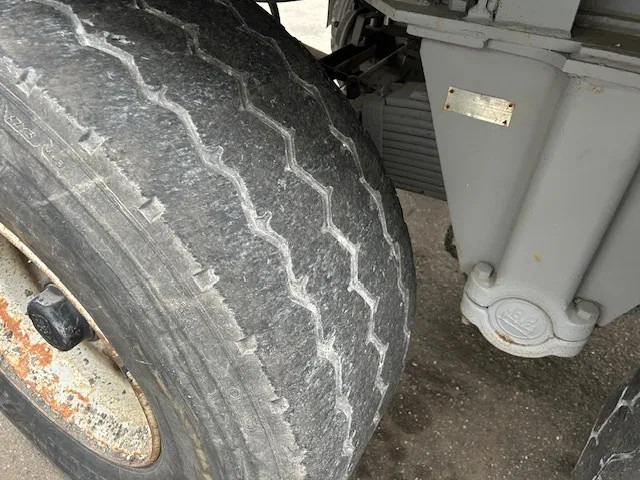 Tipper semi-trailer Trax 2 Axle Steel Tipper , Spring Suspension , Drum Brakes: picture 10