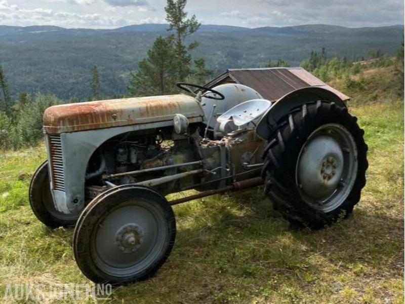 1950 Massey Ferguson Gråtass - Farm tractor: picture 1 1950 Massey Ferguson Gråtass - Farm tractor: picture 1