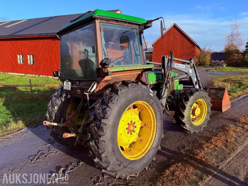 1983 John Deere 2040 SYNCHRON 9527 timer m/ Frontlasterskuffe - Farm tractor: picture 3 1983 John Deere 2040 SYNCHRON 9527 timer m/ Frontlasterskuffe - Farm tractor: picture 3