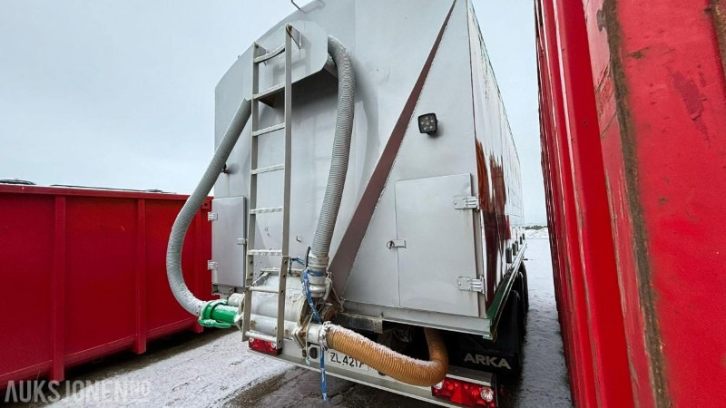 1996 ATKA RSP 24 trippelkjerre med Hillevåg tipp bulktank 6 kammers - Tanker trailer: picture 4 1996 ATKA RSP 24 trippelkjerre med Hillevåg tipp bulktank 6 kammers - Tanker trailer: picture 4