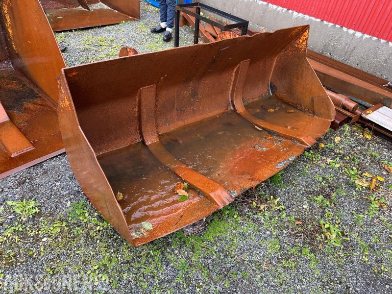 2 SKUFFER MED BM-FESTE - Wheel loader: picture 1 2 SKUFFER MED BM-FESTE - Wheel loader: picture 1