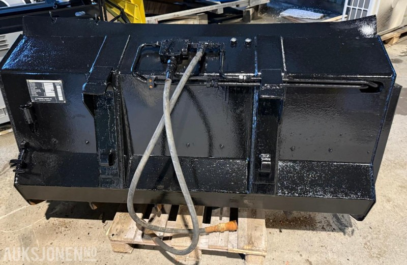 2000 Hymax Hymas Sandspreder skuffe 650 Liter - Construction equipment: picture 3 2000 Hymax Hymas Sandspreder skuffe 650 Liter - Construction equipment: picture 3