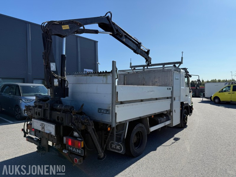 2003 MAN LE 12.200 KRANBIL, HIAB 066 B-2, RADIOSTYRING, SKAP, HENGERFESTE - Crane truck: picture 5 2003 MAN LE 12.200 KRANBIL, HIAB 066 B-2, RADIOSTYRING, SKAP, HENGERFESTE - Crane truck: picture 5