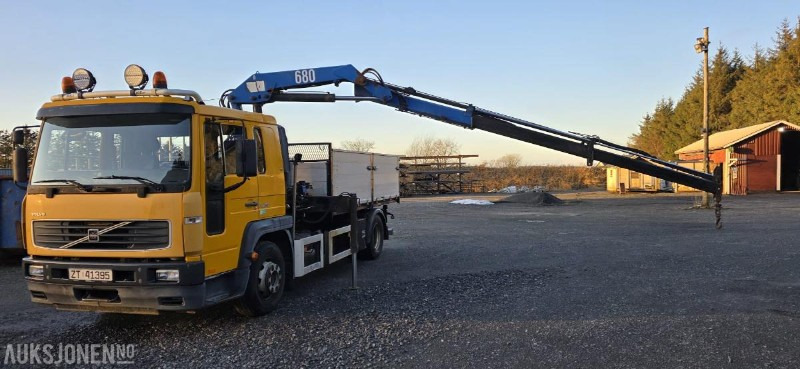 2006 Volvo FL250 Kranbil med tipp - 4X2 - Automat - HMF 683 K2 kran - Aluminiumskarmer - EU godkjent - Gått 206.755 km - Crane truck: picture 1 2006 Volvo FL250 Kranbil med tipp - 4X2 - Automat - HMF 683 K2 kran - Aluminiumskarmer - EU godkjent - Gått 206.755 km - Crane truck: picture 1