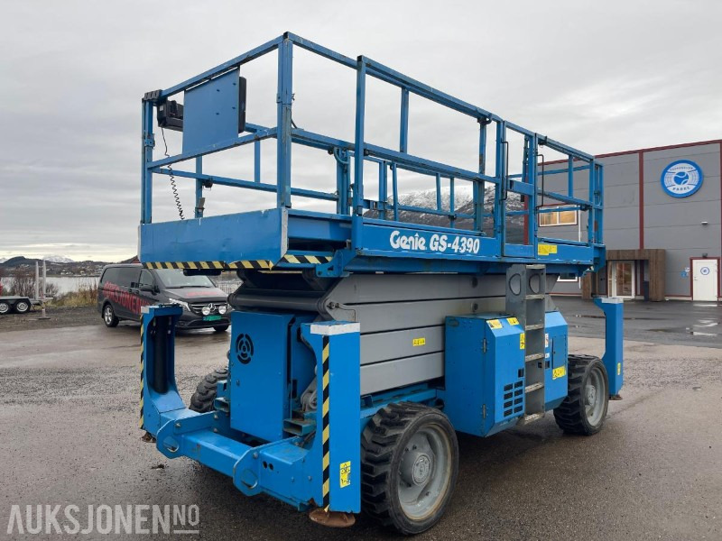 2011 Genie GS 4390 Sakselift, 1698 timer - Aerial platform: picture 1 2011 Genie GS 4390 Sakselift, 1698 timer - Aerial platform: picture 1