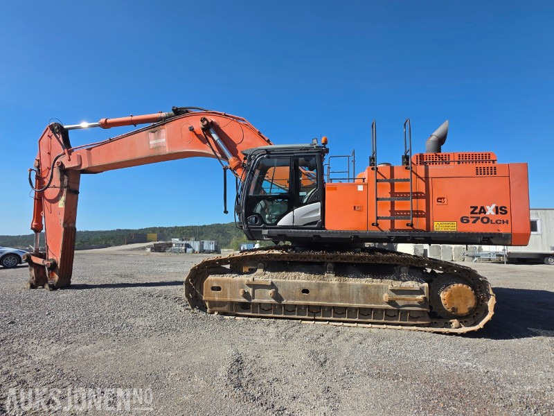 2013 Hitachi ZX670LCH-5 Beltegraver - Nasta 3800L Graveskuff - 15425 Arbeidstimer - Servicehistorikk - Excavator: picture 4 2013 Hitachi ZX670LCH-5 Beltegraver - Nasta 3800L Graveskuff - 15425 Arbeidstimer - Servicehistorikk - Excavator: picture 4