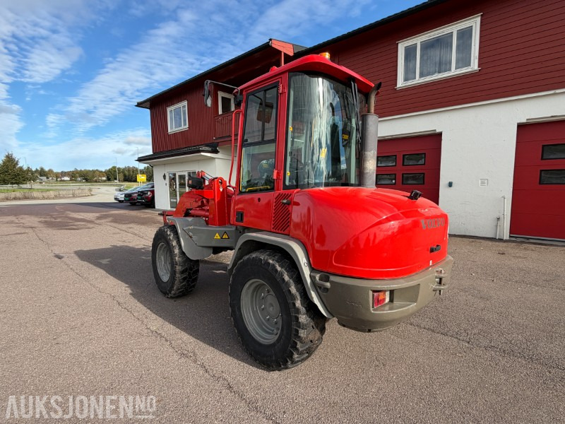 2013 Volvo L30B-Z7X Hjullaster - 6650kg - Ryggekamera - Universalskuff - Pallegafler - Wheel loader: picture 3 2013 Volvo L30B-Z7X Hjullaster - 6650kg - Ryggekamera - Universalskuff - Pallegafler - Wheel loader: picture 3