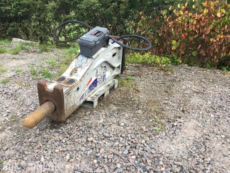 2016 FXJ 175 Furukawa pigghammer / 60 feste. - Hydraulic hammer: picture 1 2016 FXJ 175 Furukawa pigghammer / 60 feste. - Hydraulic hammer: picture 1