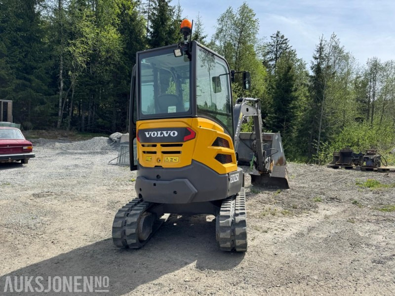 2017 Volvo ECR25D m/Engcon tiltrotator, SE-klype, 3 skuffer, vibroplate, 891 timer, Minigraver - Mini excavator: picture 5 2017 Volvo ECR25D m/Engcon tiltrotator, SE-klype, 3 skuffer, vibroplate, 891 timer, Minigraver - Mini excavator: picture 5
