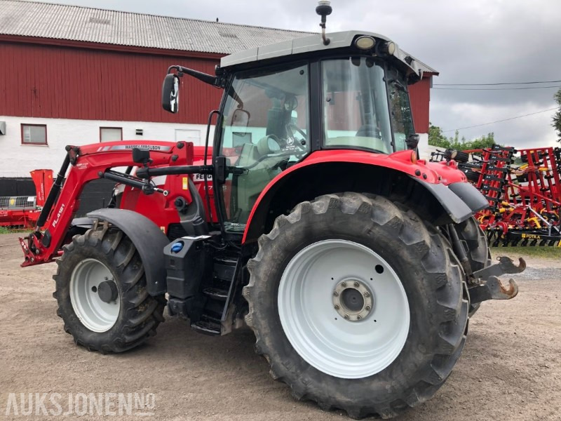 2018 Massey Ferguson MF6714S traktor - Elektronisk hydraulikk - Festejern/Sentral - Fjærende foraksel - Klimaanlegg - Farm tractor: picture 5 2018 Massey Ferguson MF6714S traktor - Elektronisk hydraulikk - Festejern/Sentral - Fjærende foraksel - Klimaanlegg - Farm tractor: picture 5