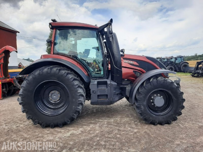 2018 Valtra T234DST traktor - 50 km/t - EU godkjent til 2026 - Elektronisk hydraulikk - Fjærende foraksel - Fronthydraulikk - Klimaanlegg - Farm tractor: picture 1 2018 Valtra T234DST traktor - 50 km/t - EU godkjent til 2026 - Elektronisk hydraulikk - Fjærende foraksel - Fronthydraulikk - Klimaanlegg - Farm tractor: picture 1