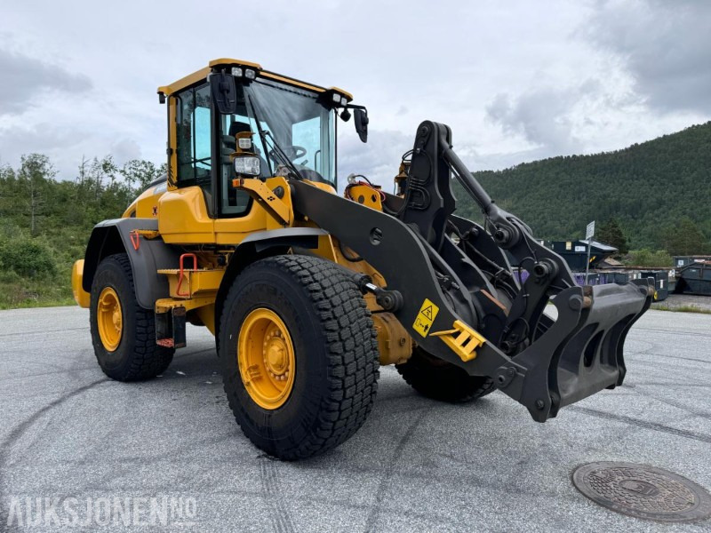 2018 Volvo L90H Hjullaster - Sentralsmøring - Hydraulisk redskapslås - Tilleggshydraulikk - Sertifisert - Med grusskuffe - Wheel loader: picture 3 2018 Volvo L90H Hjullaster - Sentralsmøring - Hydraulisk redskapslås - Tilleggshydraulikk - Sertifisert - Med grusskuffe - Wheel loader: picture 3