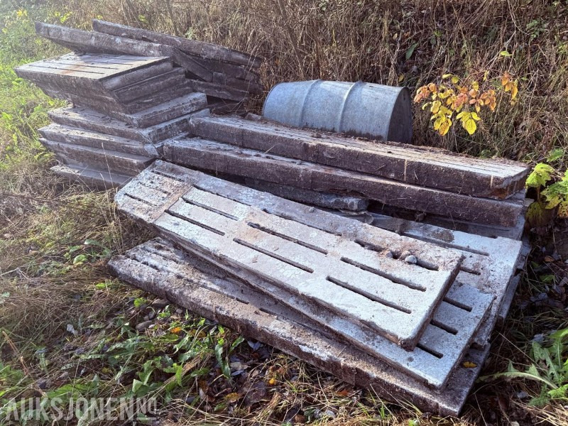 1997 42 stk Betongspalter / Spalteplank for gris - Lengde 1790 mm og 1190 mm - Agricultural machinery: picture 1 1997 42 stk Betongspalter / Spalteplank for gris - Lengde 1790 mm og 1190 mm - Agricultural machinery: picture 1